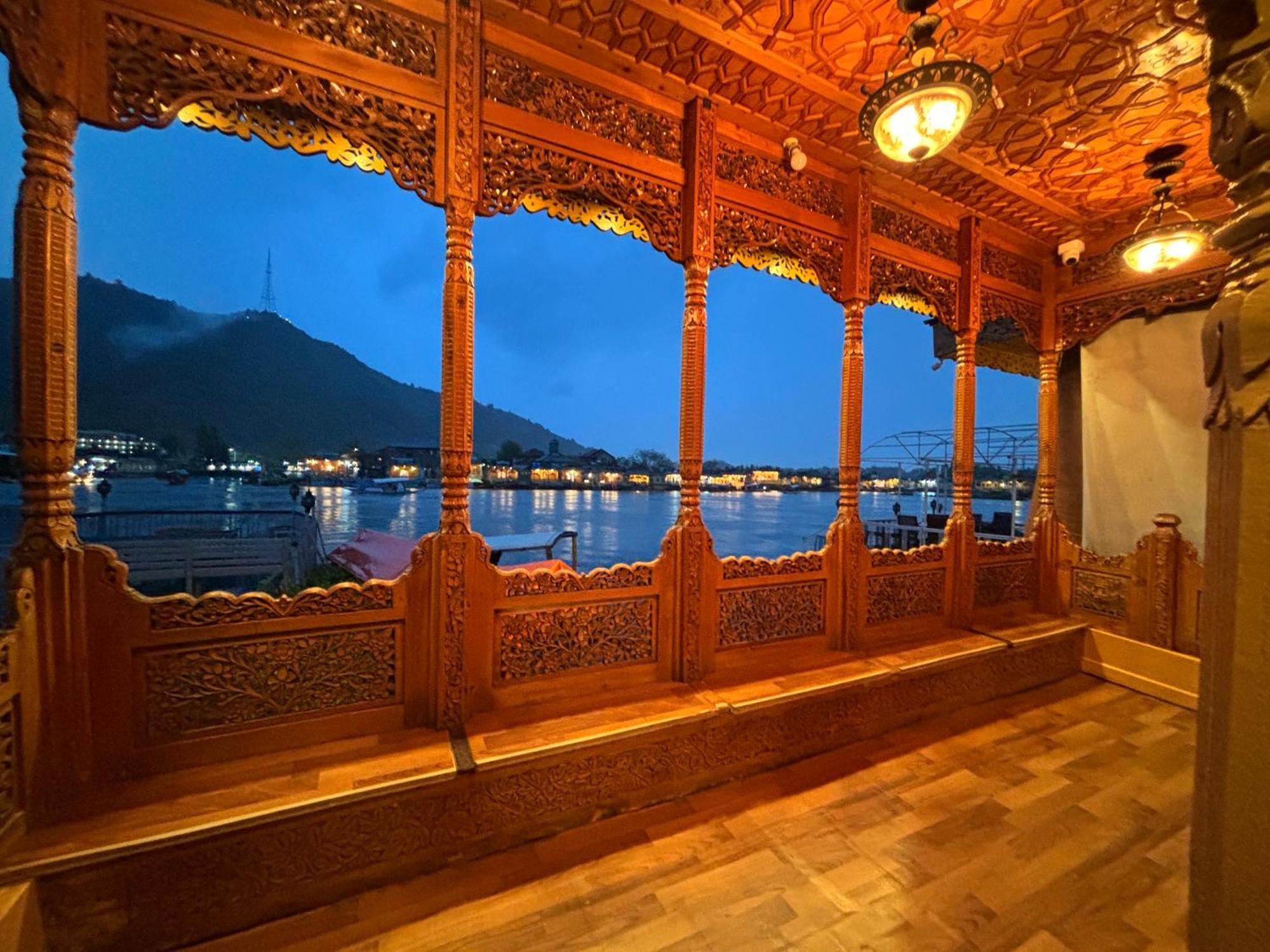 The Badyari Palace Houseboats Srīnagar Esterno foto